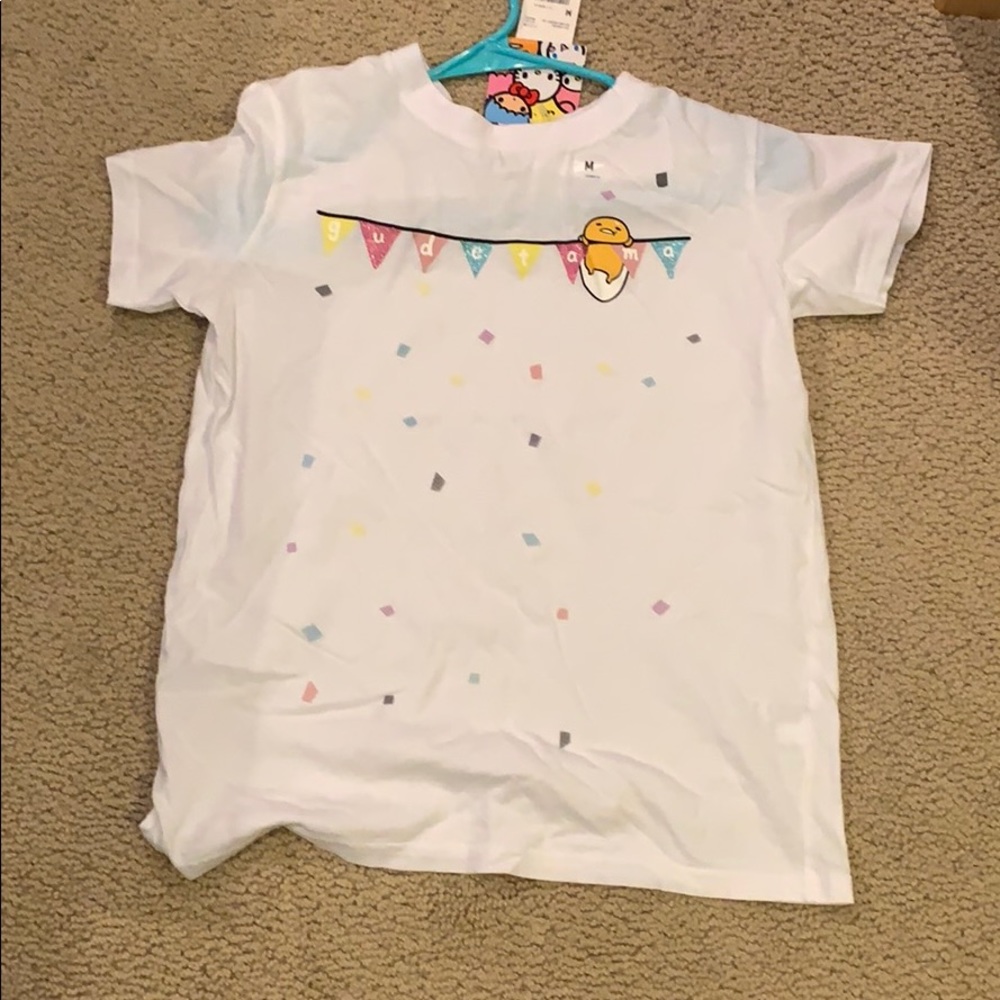 uniqlo sanrio gudetama tshirt